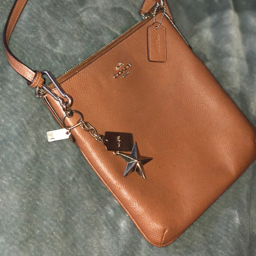 Coach crossbody bag ! W/ Coach star key chain